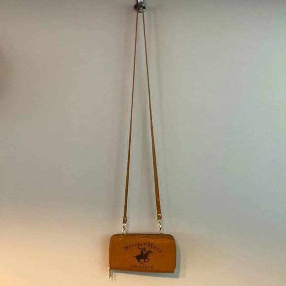Beverly Hills Polo Club Crossbody - Picture 2 of 9